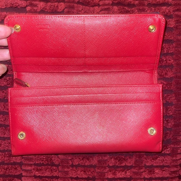 Prada red bow wallet - Picture 4 of 10